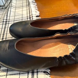 Dansko flats